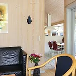 Feriehus 3 Bedroom Beautiful In Nexo *
