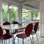 3 Bedroom Beautiful In Nexo Feriehus Vester Somarken
