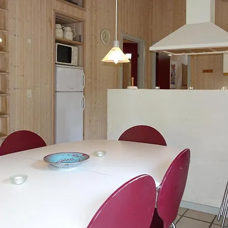 3 Bedroom Beautiful In Nexo Сasa de vacaciones Vester Somarken