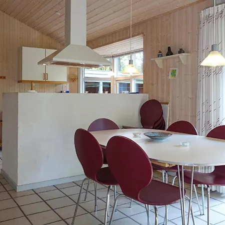 3 Bedroom Beautiful In Nexo Сasa de vacaciones Vester Somarken