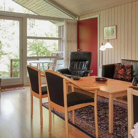Сasa de vacaciones 3 Bedroom Beautiful In Nexo