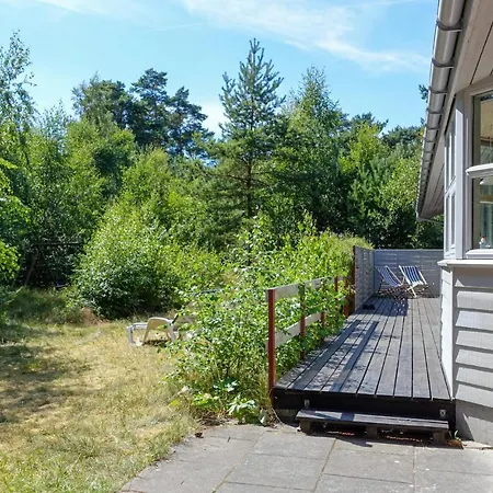 Сasa de vacaciones 3 Bedroom Beautiful In Nexo *