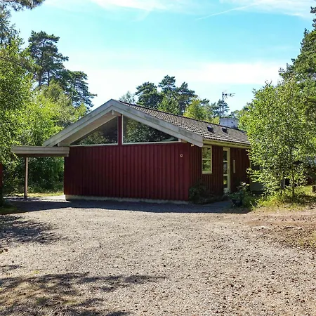 3 Bedroom Beautiful In Nexo Feriehus Vester Somarken